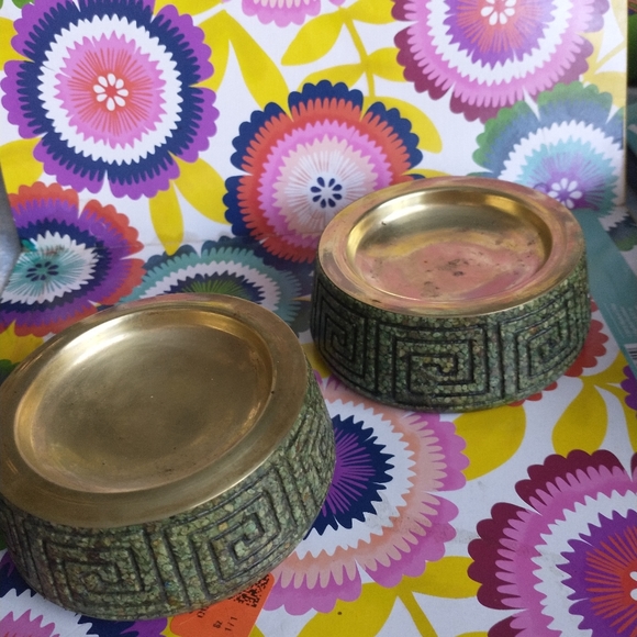 2 VINTAGE CALLI INDUSTRIAS MEXICANA MALACHITE STONE ASHTRAYS